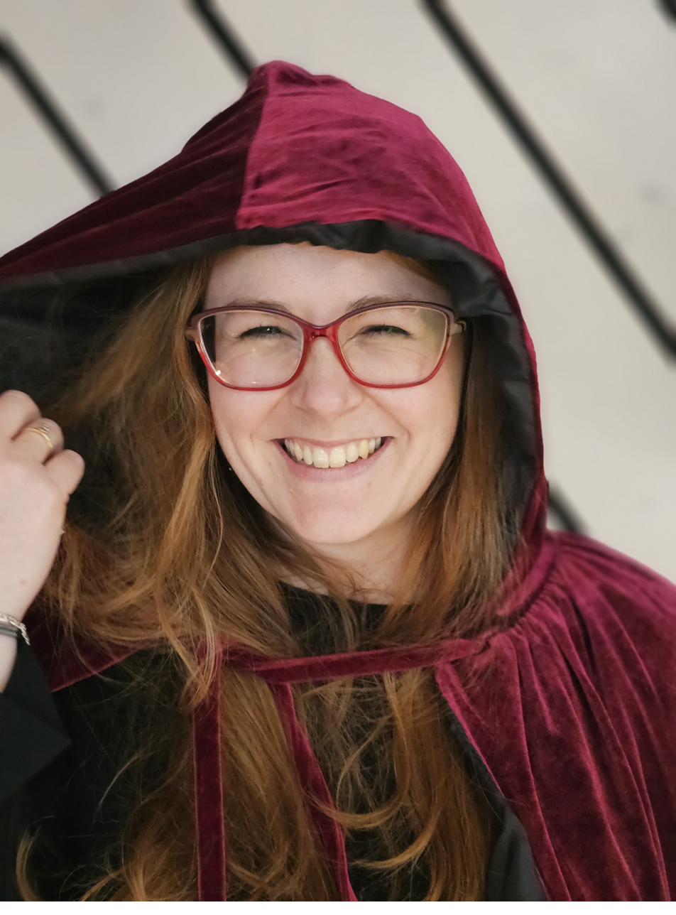 Pauline Fürst en costume